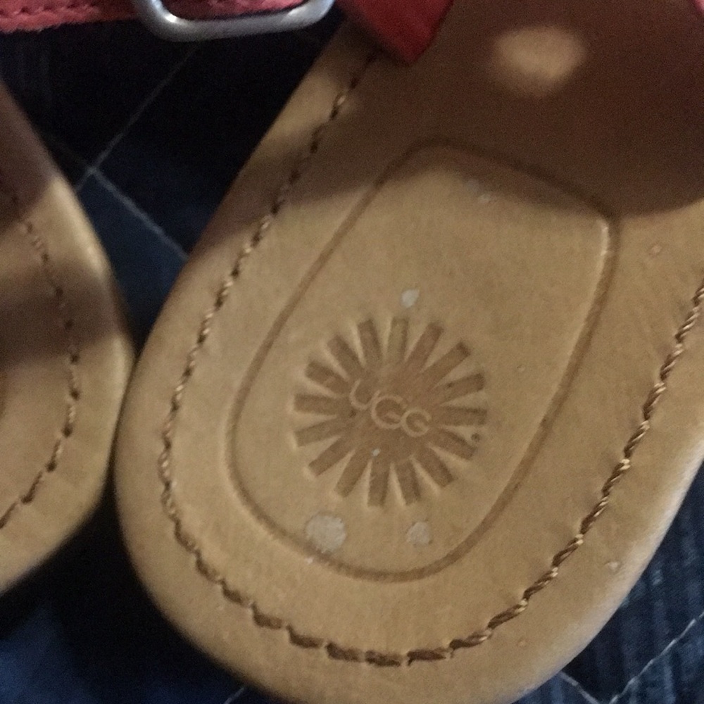 Ugg sandals orange and so cute NWOT never worn - Picture 2 of 3